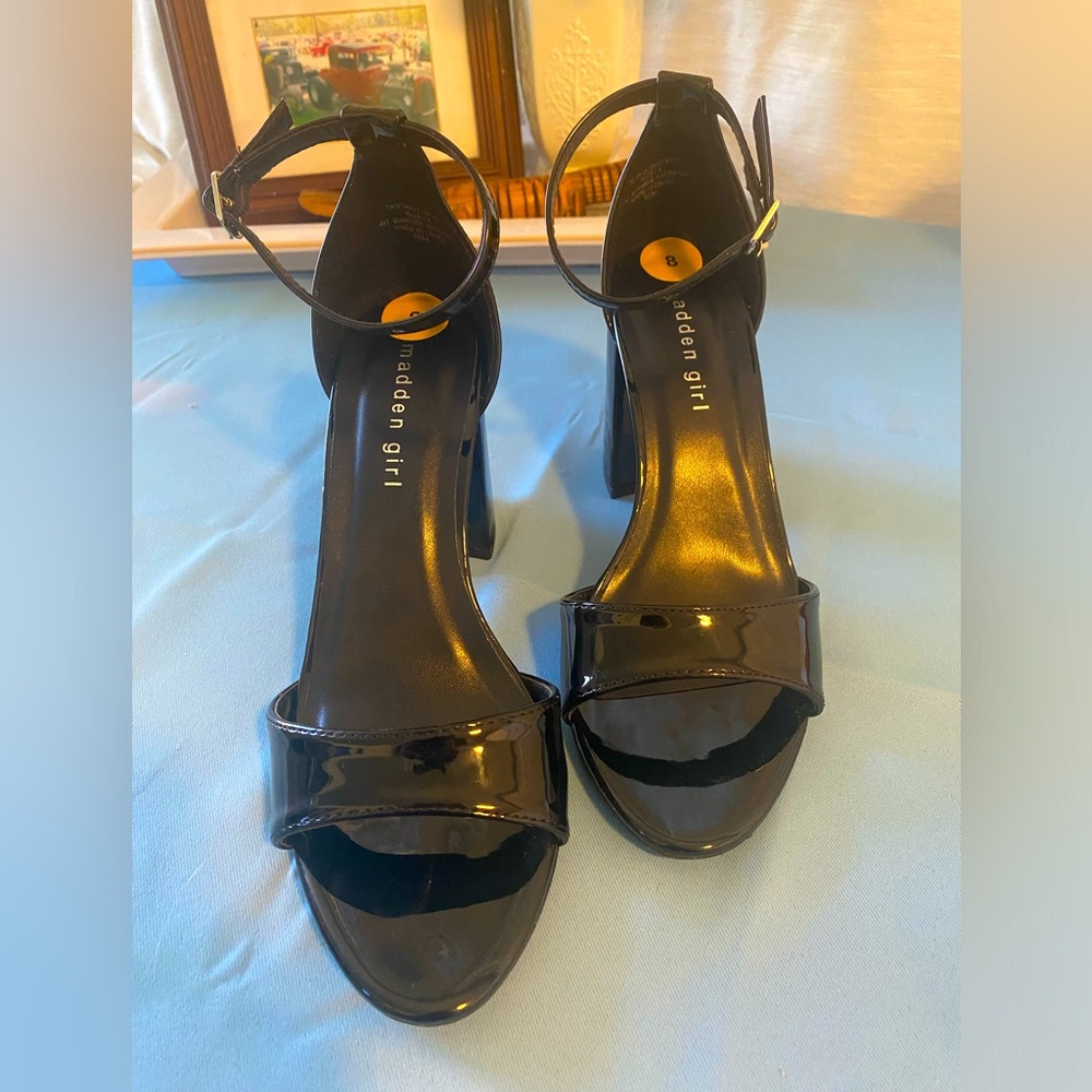 SANDALS- MADDEN GIRL black Patton leather, chunky heels dress shoe size 8